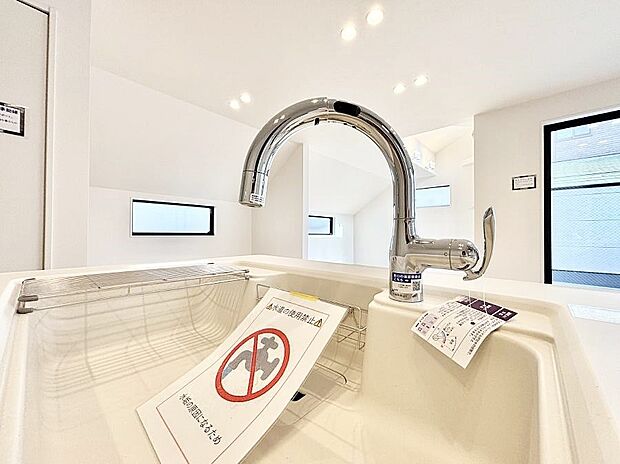 浄水器一体型のキッチンで洗い物用・料理用と切り替え簡単！