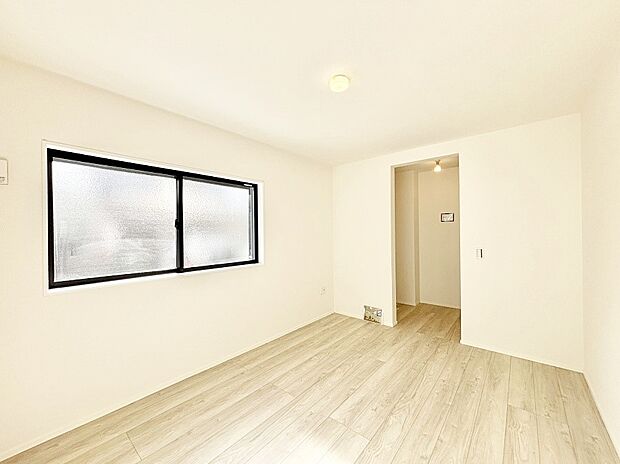 ウォークインクローゼットがあるお部屋！季節ごとの入れ替えも不要で便利です。