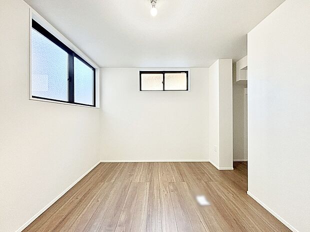 ウォークインクローゼットがあるお部屋。季節ごとの入れ替えも不要で便利です！