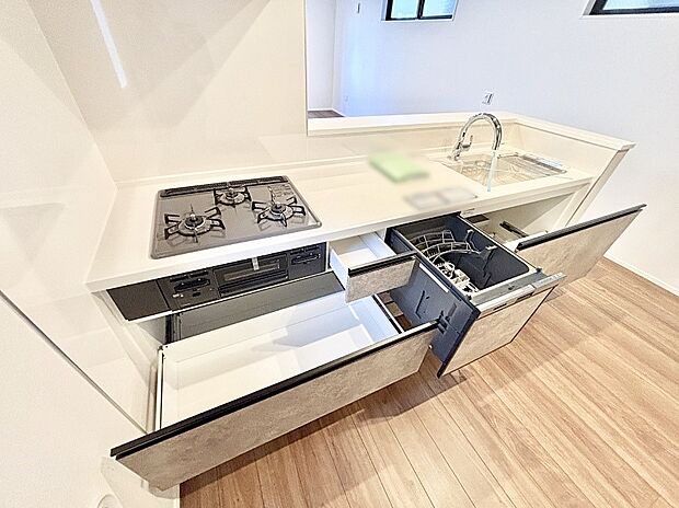 使いやすさを優先したスライド式収納タイプ！