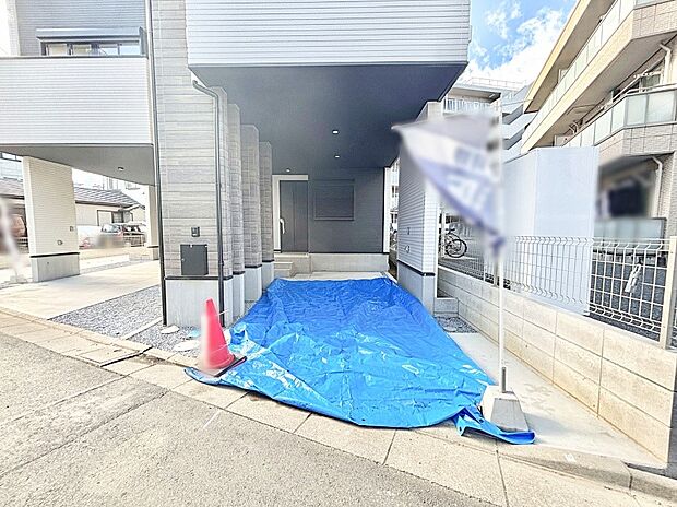 ビルトインタイプは大切なお車を傷や汚れから守ることができます。