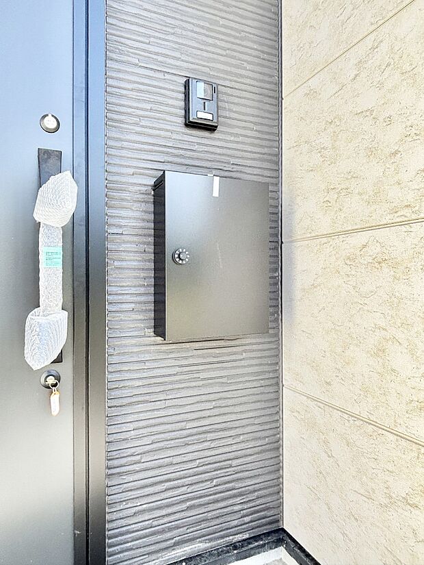 シンプルデザインのポスト。