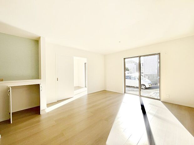 家族の笑顔が自然と生まれてくる、そんな雰囲気のダイニングに仕上がっています。