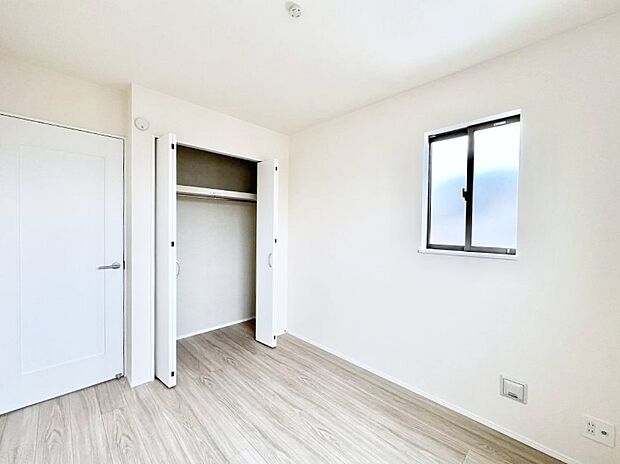 子供部屋にもおすすめな収納スペースたっぷりの居室