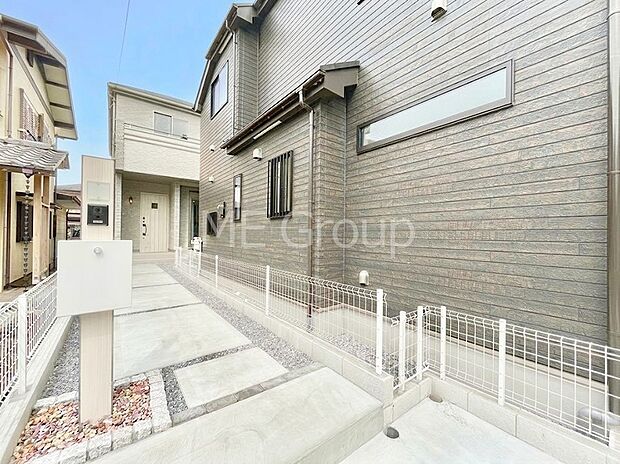 奥まった地形は、車道に面しておらず、静かでプライベート感を味わえる立地です。 