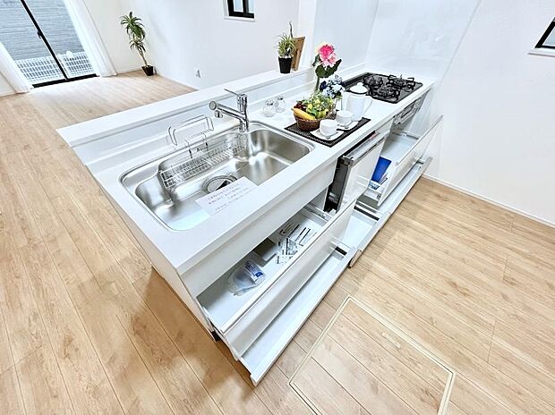 使いやすさを優先したスライド式収納タイプ！