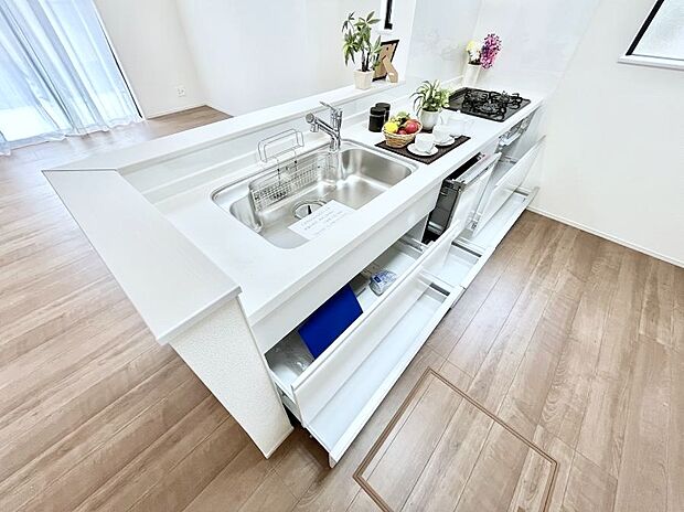 使いやすさを優先したスライド式収納タイプ!