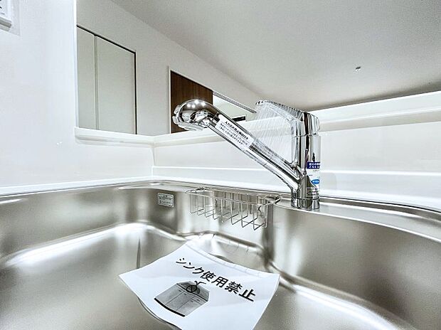 いつでも清潔なおいしいお水を。一つの水栓で水道水と浄水を使い分け。