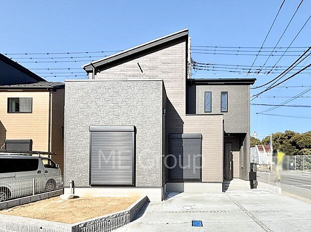 洗練された外観、上質な住空間が広がる室内は永く安心して過ごせる住居です。 