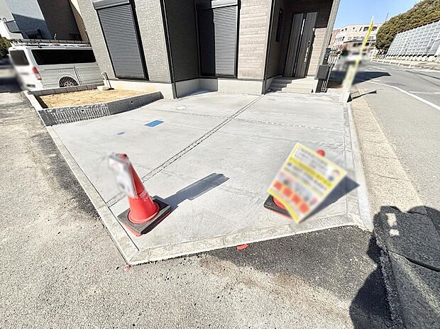 駐車2台可能!急なお客様の駐車に。また、ご家族の自転車スペースとしても大活躍。