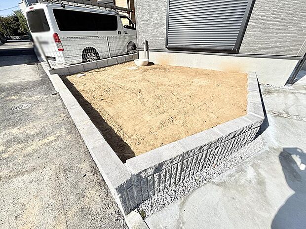 ガーデニングや家庭菜園も楽しめるお庭付き。  