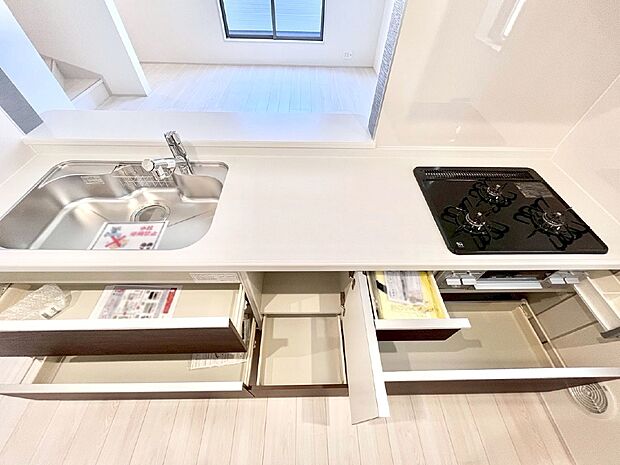 使いやすさを優先したスライド式収納タイプ!