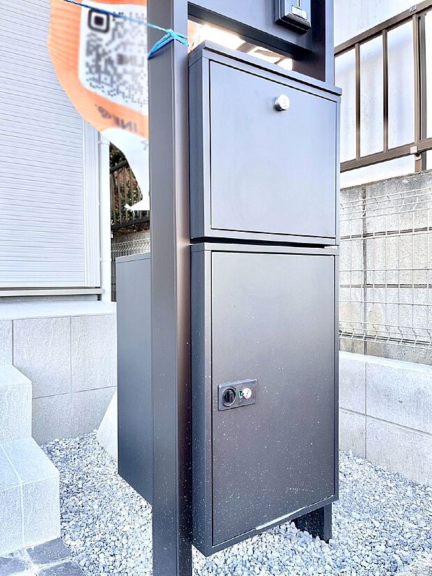 外観「宅配ボックス」 時間を気にせず宅配物をいつでも安全に受け取れます。
