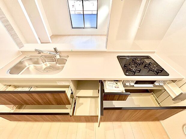 使いやすさを優先したスライド式収納タイプ!