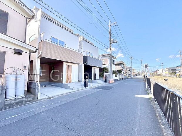 前面道路はきちんと整備されています