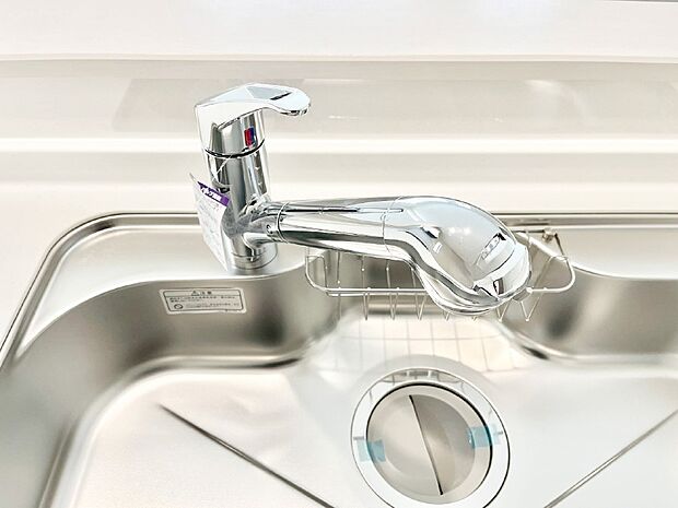 いつでも清潔なおいしいお水を。一つの水栓で水道水と浄水を使い分け。