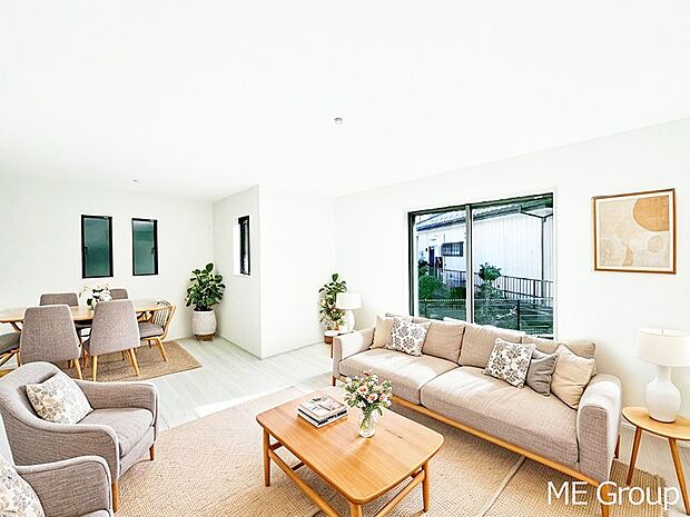 落ち着いた雰囲気のＬＤＫは家族みんなの快適空間※家具はCGです