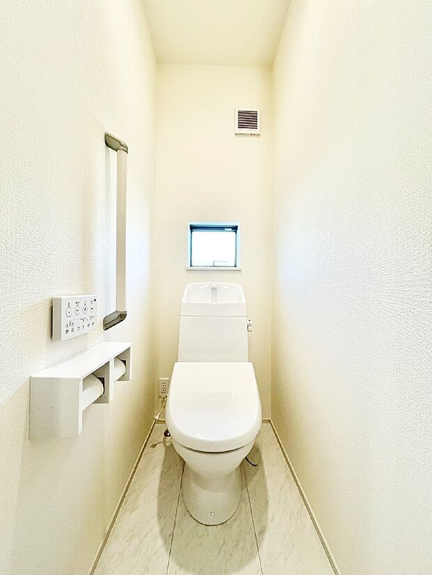 トイレは温水洗浄機能付き