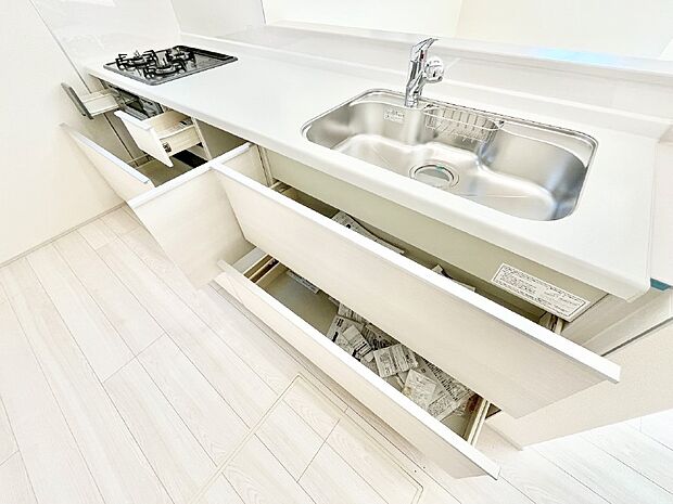 使いやすさを優先したスライド式収納タイプ！