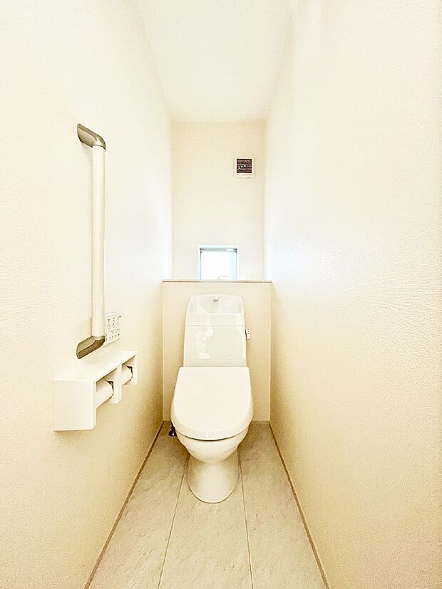 トイレは温水洗浄機能付き