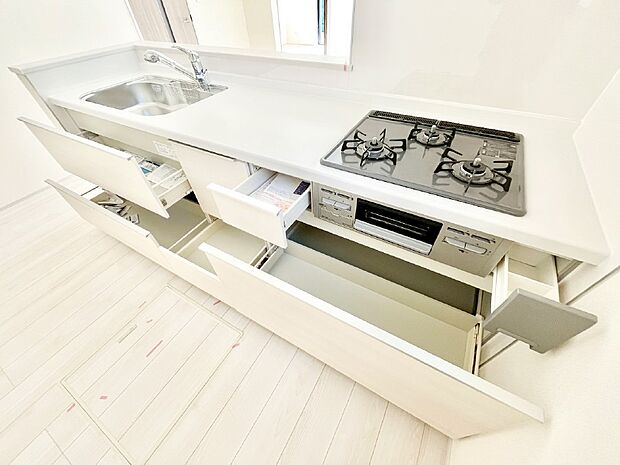 使いやすさを優先したスライド式収納タイプ！