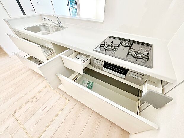 使いやすさを優先したスライド式収納タイプ！