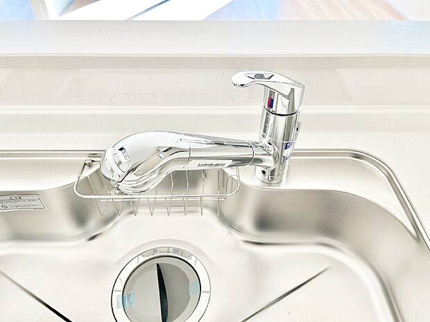 いつでも清潔なおいしいお水を。一つの水栓で水道水と浄水を使い分け。