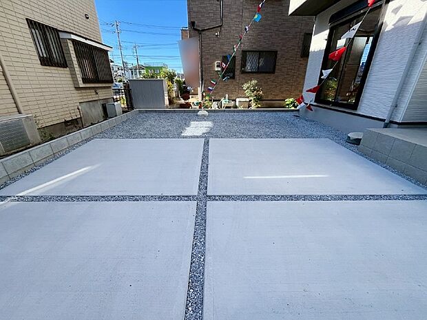 駐車2台可能!急なお客様の駐車に。また、ご家族の自転車スペースとしても大活躍。