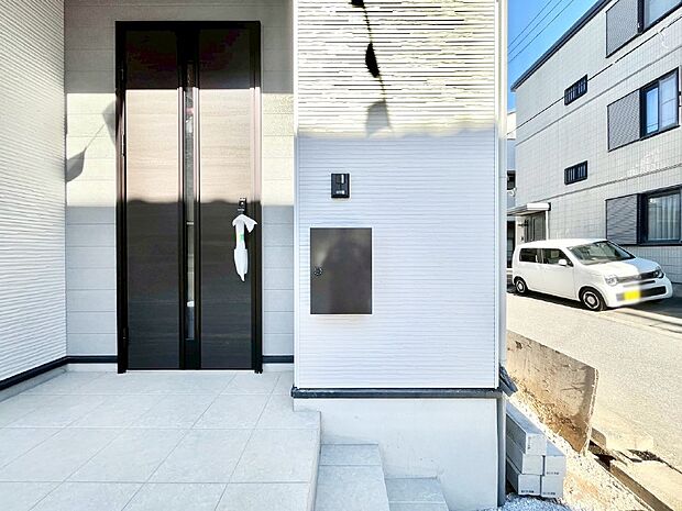 シンプルデザインのポスト。