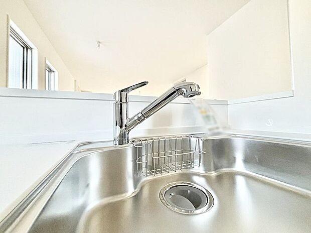 浄水器一体型のキッチンで洗い物用・料理用と切り替え簡単!