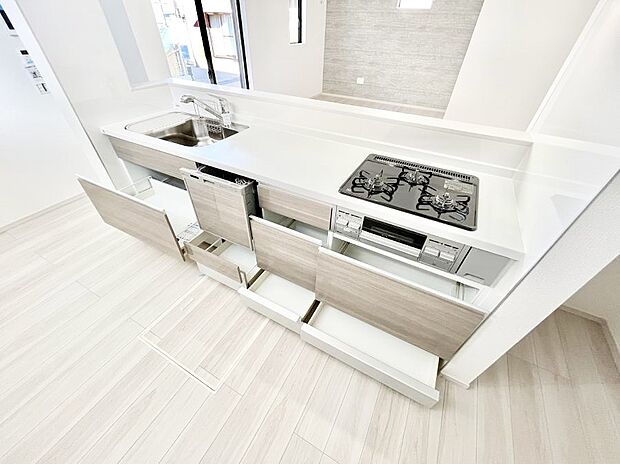 使いやすさを優先したスライド式収納タイプ!