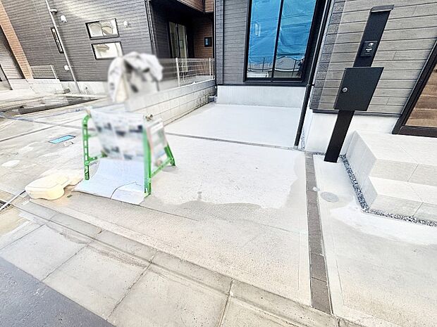 大切な家族、来客を出迎える玄関。