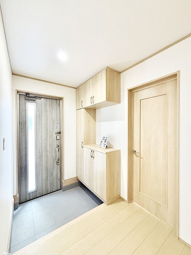 家族の帰宅やお客様をあたたかく迎える玄関