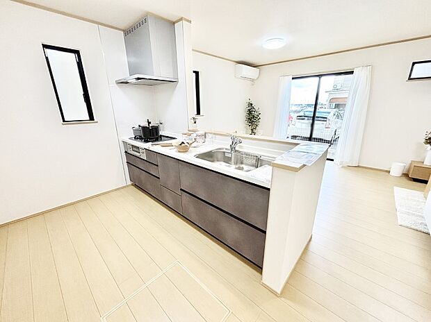 料理をしながらご家族との会話を楽しめる対面カウンターキッチン