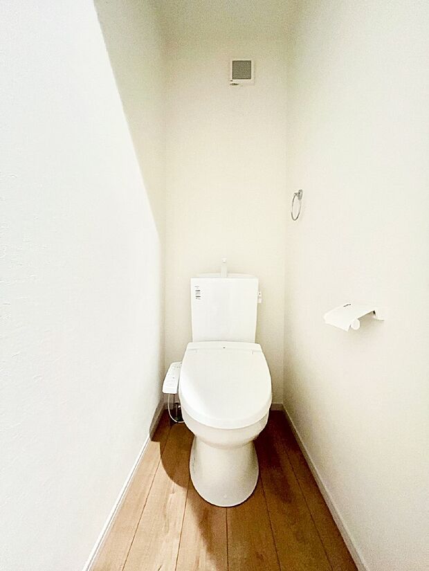 トイレは温水洗浄機能付き