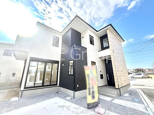 暮らしやすさと居心地の良さにこだわったシンプルで飽きのこないデザイン !