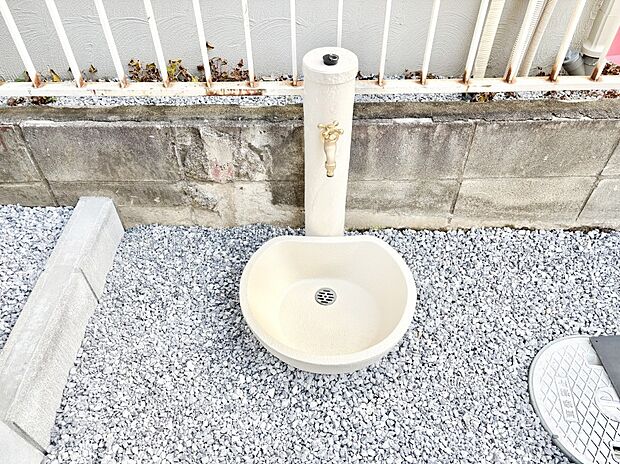 外水栓があると、庭のお手入れやちょっとした手洗い・洗車に便利です!