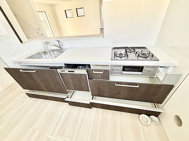 使いやすさを優先したスライド式収納タイプ!