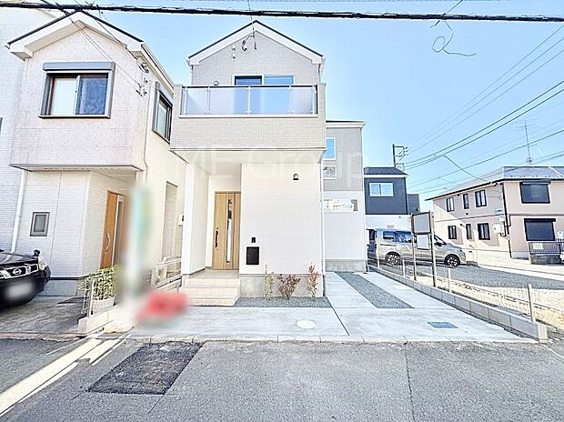 洗練された外観、上質な住空間が広がる室内は永く安心して過ごせる住居です。