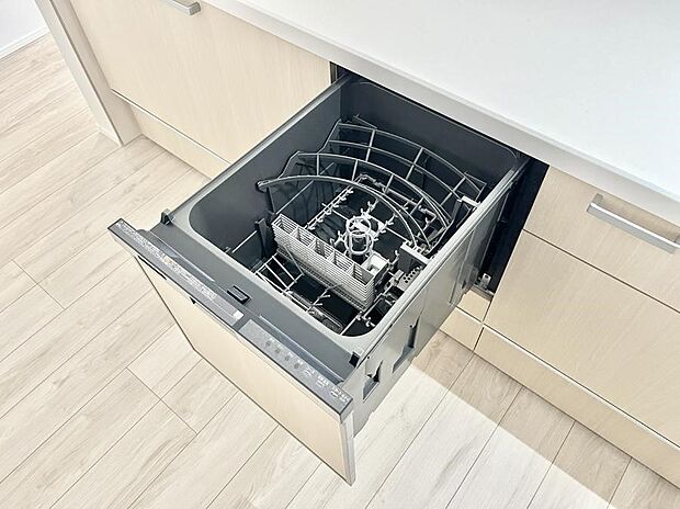 面倒なお片づけは食洗機にお任せ！家事の負担が減って、時間にも気持ちにもゆとりができます。