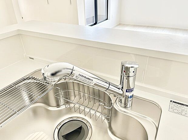 浄水器一体型のキッチンで洗い物用・料理用と切り替え簡単!