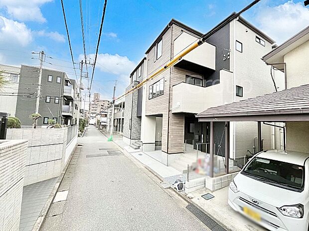 前面道路はきちんと整備されています