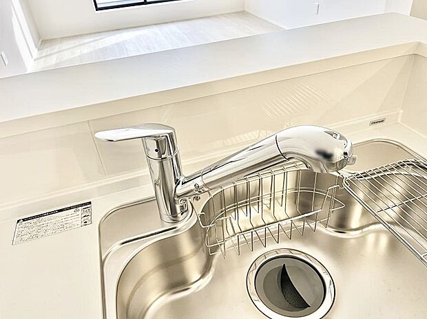浄水器一体型のキッチンで洗い物用・料理用と切り替え簡単！