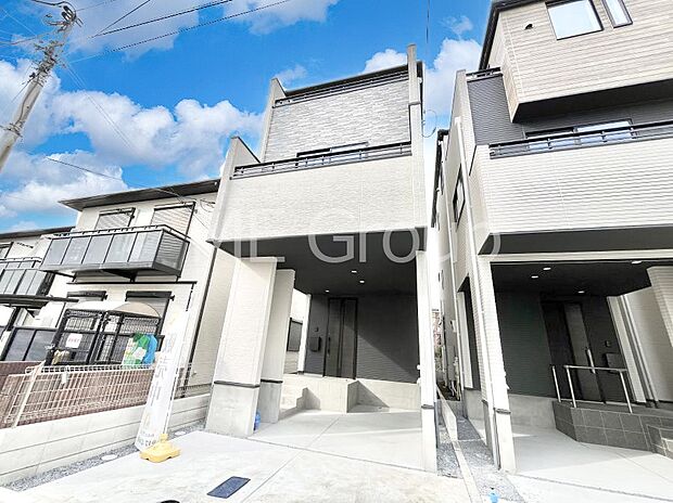 洗練された外観、上質な住空間が広がる室内は永く安心して過ごせる住居です。