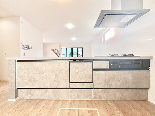 毎日使うキッチンだから、使いやすさ＆お手入れのしやすさにこだわりました。 