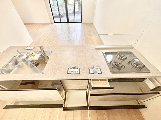 使いやすさを優先したスライド式収納タイプ！