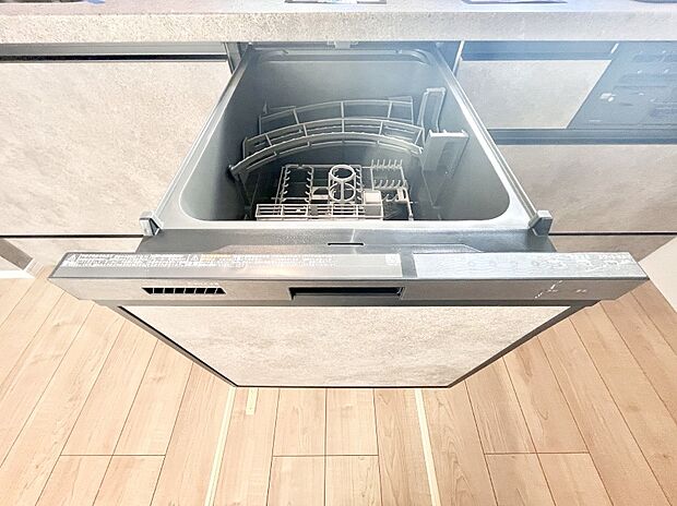 面倒なお片づけは食洗機にお任せ！家事の負担が減って、時間にも気持ちにもゆとりができます。