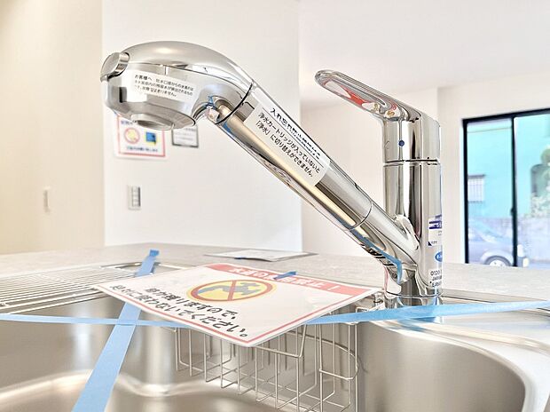 いつでも清潔なおいしいお水を。一つの水栓で水道水と浄水を使い分け。