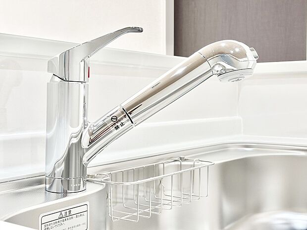 いつでも清潔なおいしいお水を。一つの水栓で水道水と浄水を使い分け。