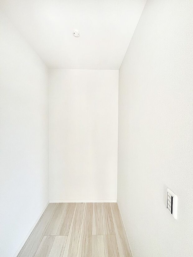 ウォークインクローゼットの活用で生活空間スッキリ